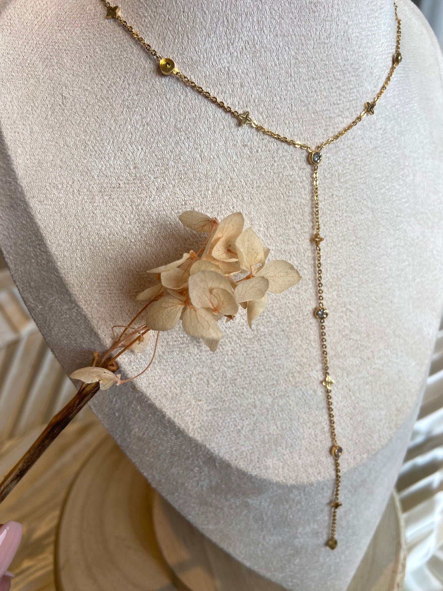 Inaya - Collier d’été Y en strass