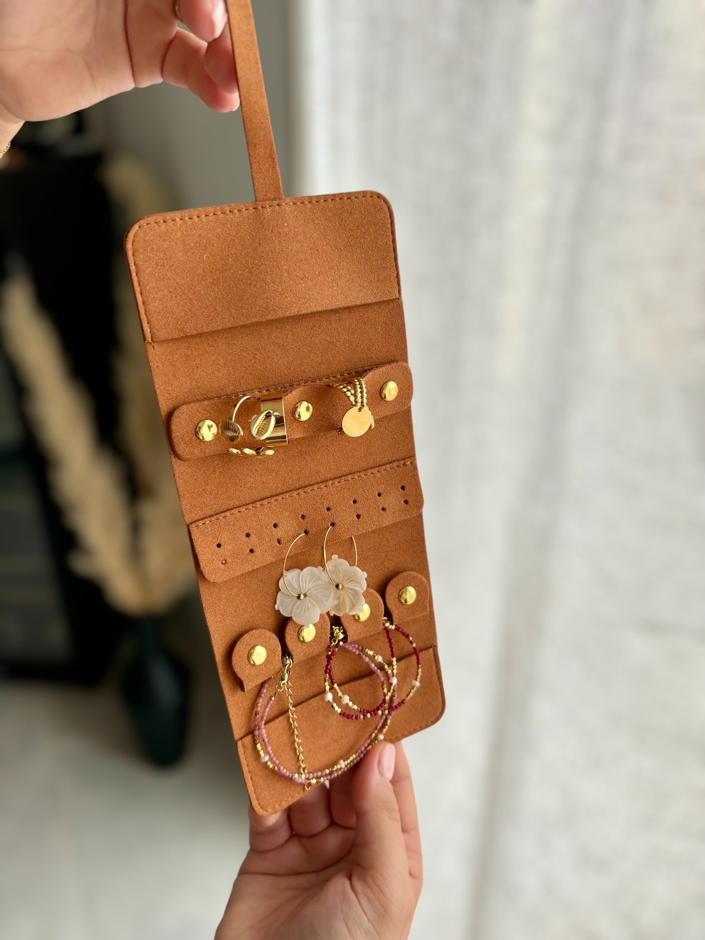 Trousse à Bijoux Camel - Élégante, Pratique et Résistante pour Voyage et Rangement