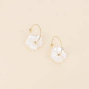 TAHITI - Boucles d’oreilles fleur en nacre et en Acier Inoxydable