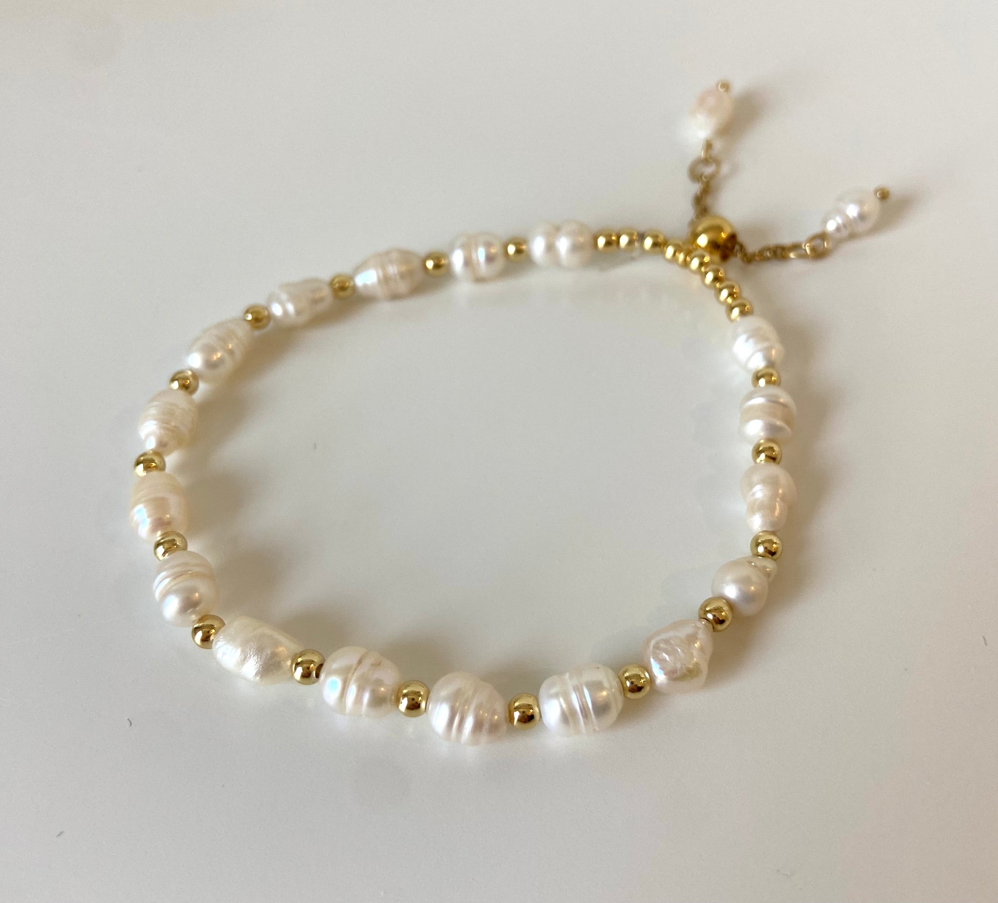Aina-Bracelet Perle d’eau douce en Plaqué Or 18K et en Acier Inoxydable - NuptiaLove