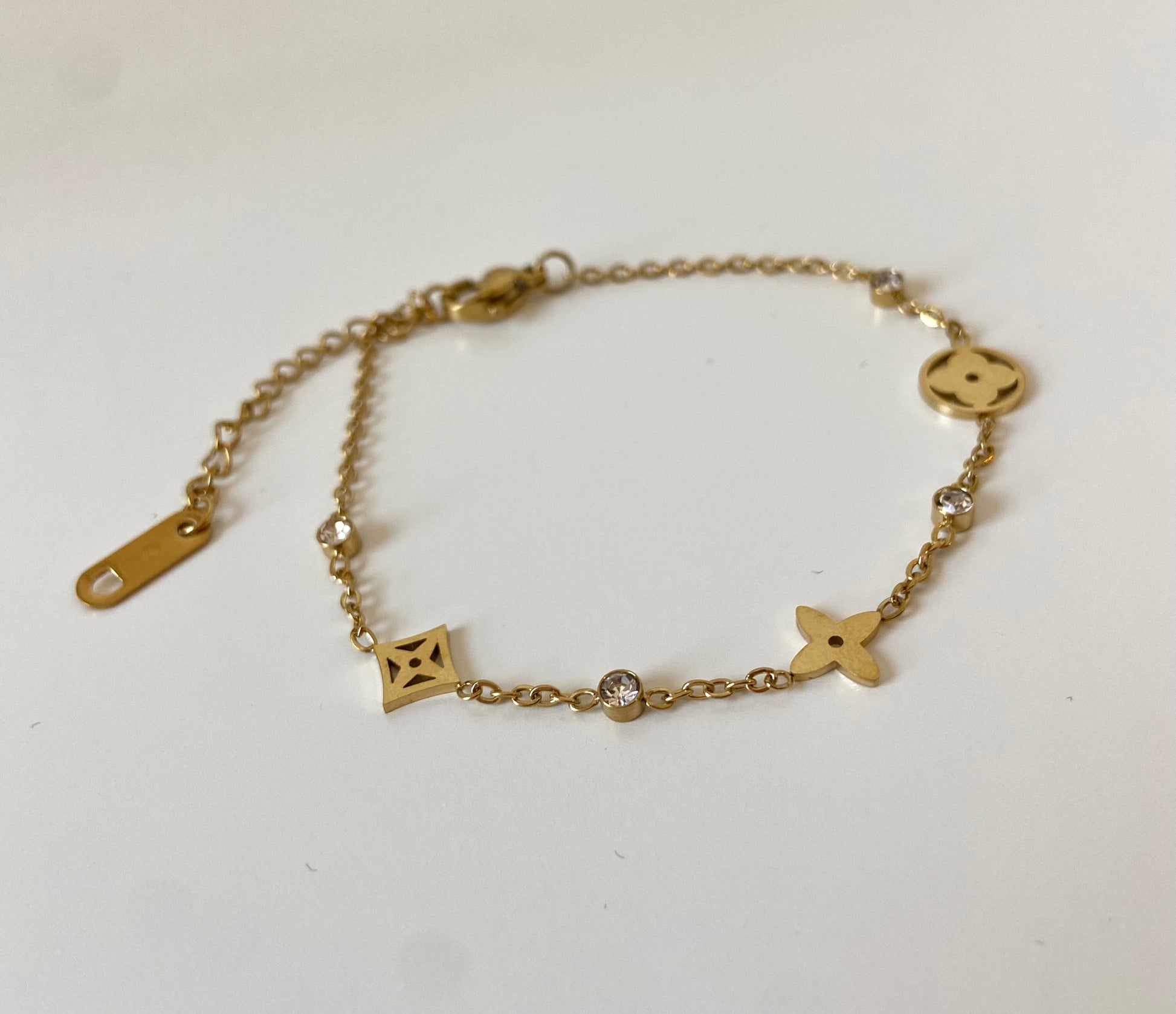 Mimi- Bracelet en Plaqué Or Fleur - NuptiaLove