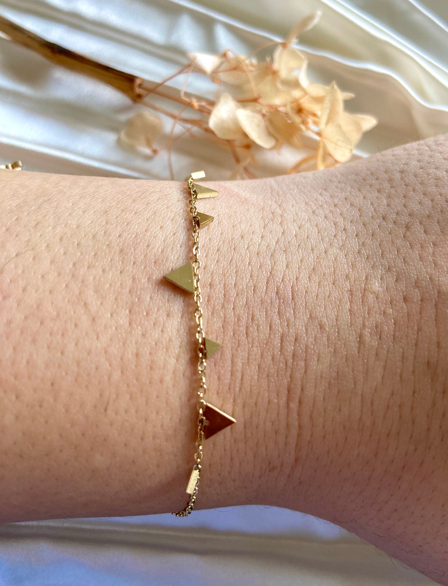 Celia Triangle - Bracelet d’été en Acier Inoxydable - Doré